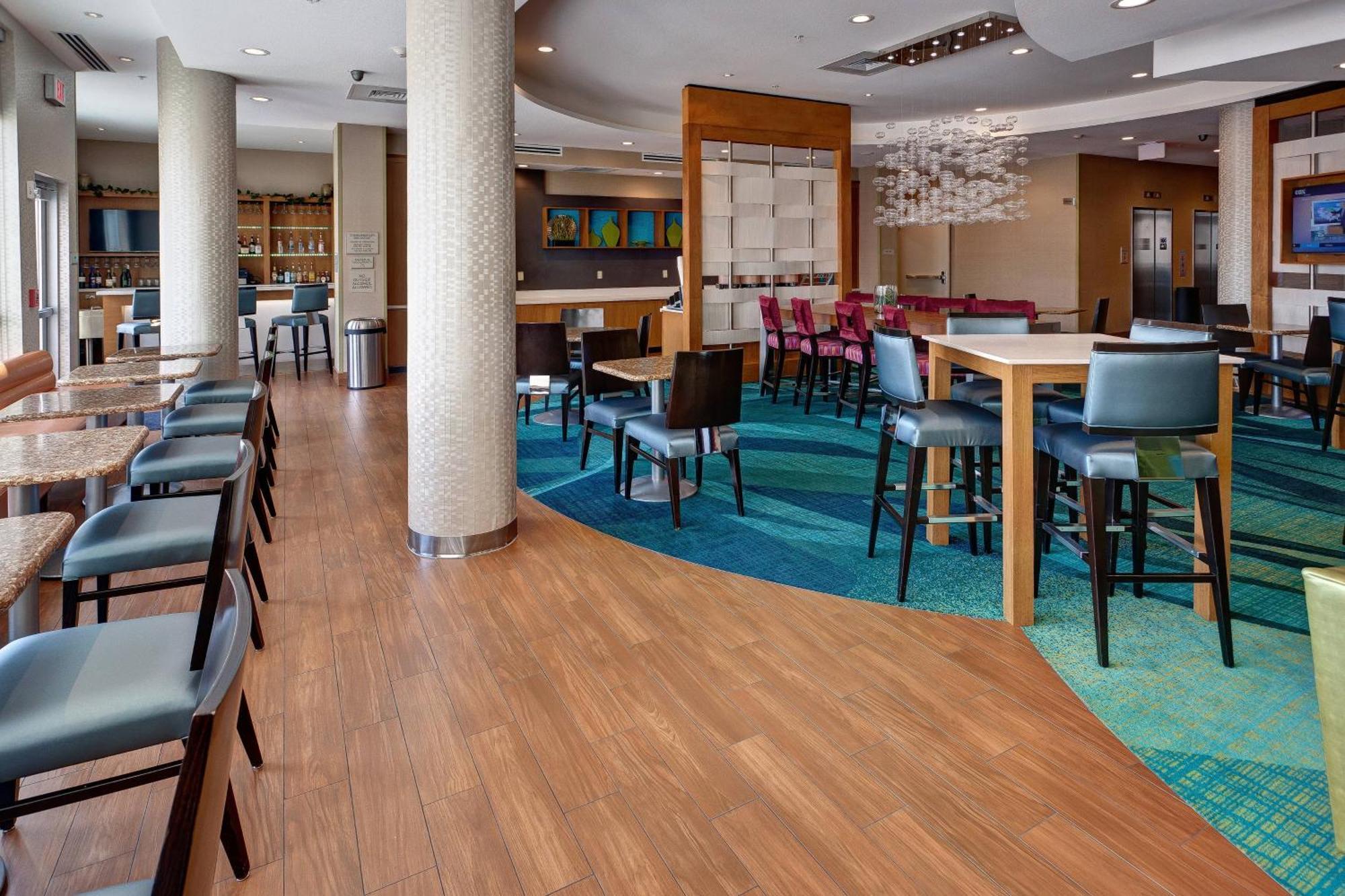 Springhill Suites By Marriott Wichita Airport Exterior photo
