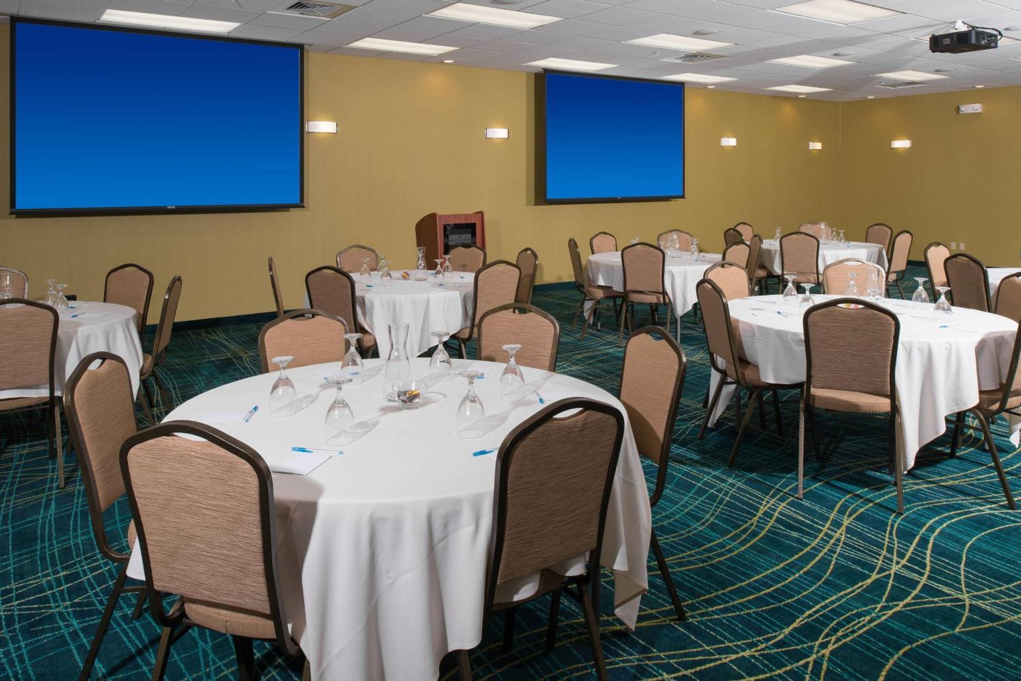 Springhill Suites By Marriott Wichita Airport Exterior photo