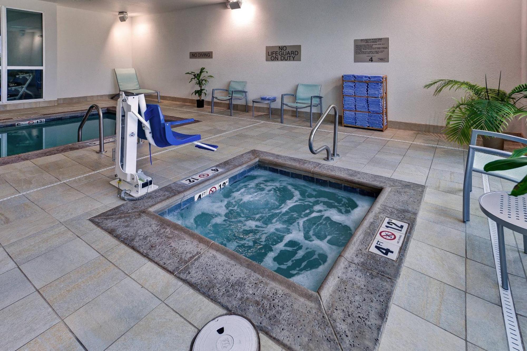 Springhill Suites By Marriott Wichita Airport Exterior photo