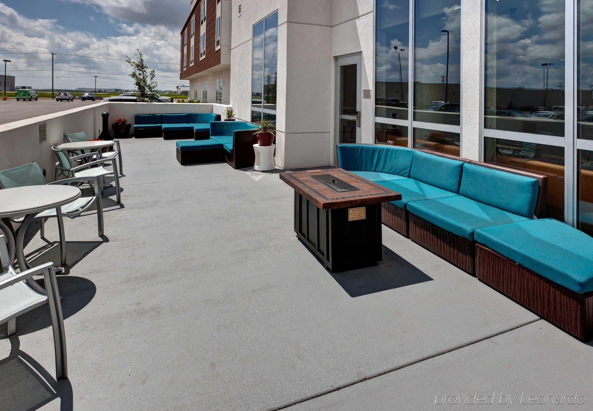 Springhill Suites By Marriott Wichita Airport Exterior photo